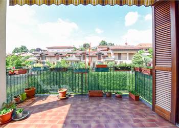 Lurago D'Erba, grazioso trilocale con terrazzino 