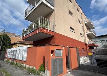 Appartamento di due locali con balconi e solarium