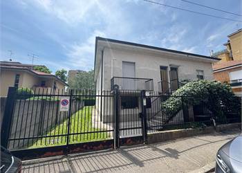 Porzione Villa in Vendita a Muggiò (MB)